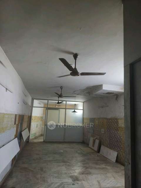 Godown/Warehouse in 17, Gautam Apartments Rd, Gautam Nagar, Gulmohar Park, New Delhi, Delhi 110049, India, Delhi for Rent