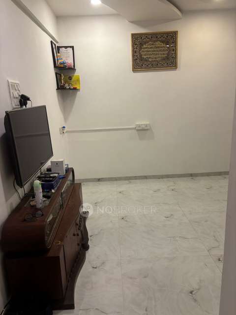 2 BHK Flat In Mohini Castle For Sale  In  Khar West