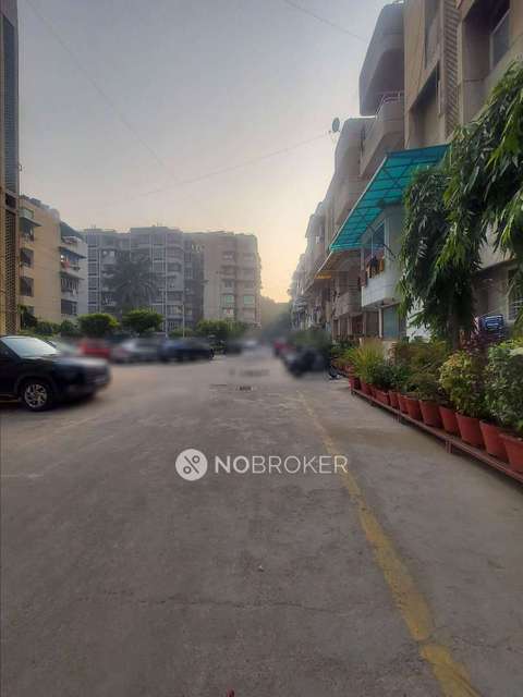 4 BHK Flat In Savera Apartment for Rent  In Punjabi Bagh