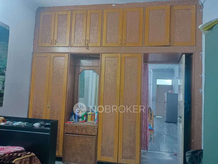 3 BHK Flat In Standalone Building  for Rent  In Toli Chowki