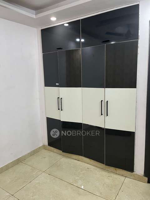 Single Room for Male In 2 BHK  In Jnk Extention In  Laxmi Nagar