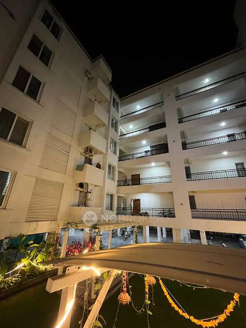 Single Room for Male In 2 BHK  In Gowra Tulips In Madhapur