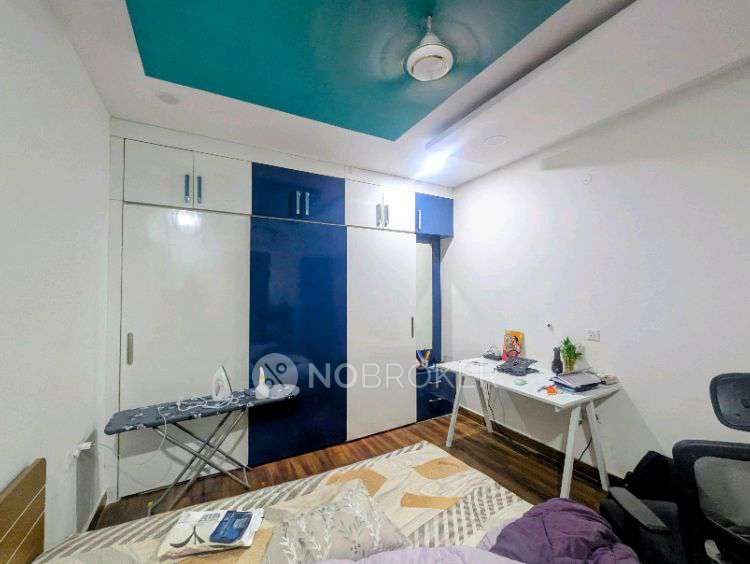 Single Room for Male In 3 BHK  In Vajra Jasmine County In Block-b, Vajras Jasmine County, Malakunta, Financial District, Nanakramguda, Telangana 500032, India