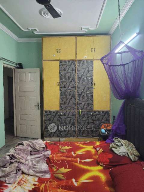 2 BHK Flat In H Block Vikaspuri For Sale  In Vikaspuri