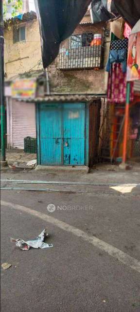 Shop in Pestom Sagar Road Number 5, Mumbai for Rent 