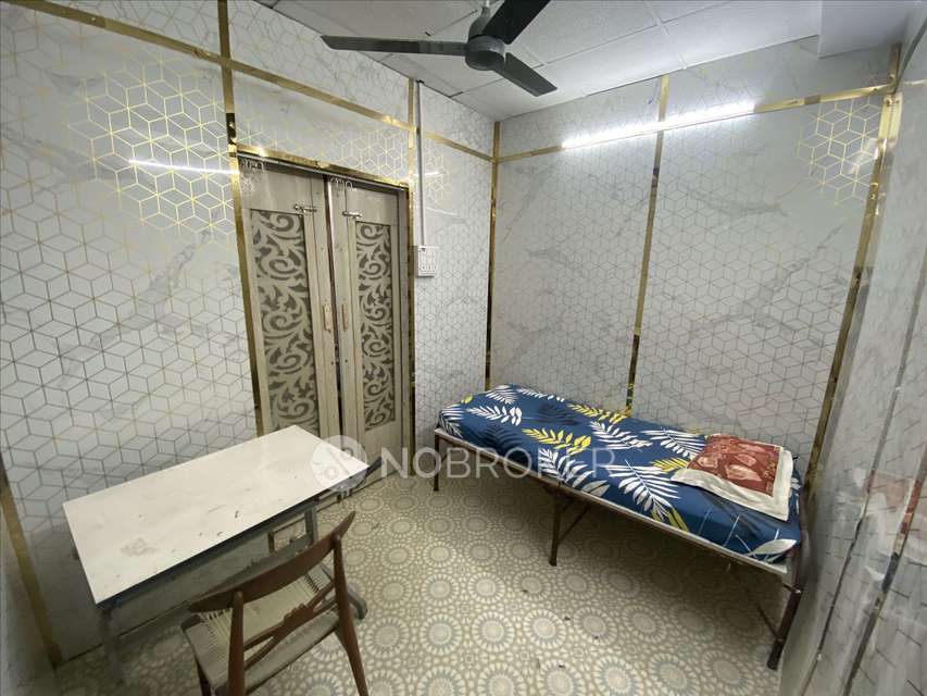 PG for Girls in Snooty Studio