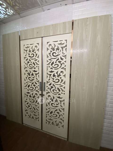 PG for Girls in Snooty Studio