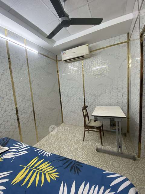 PG for Girls in Snooty Studio