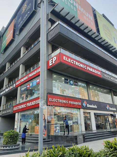 Shop in Sector 4, Greater_noida for sale 