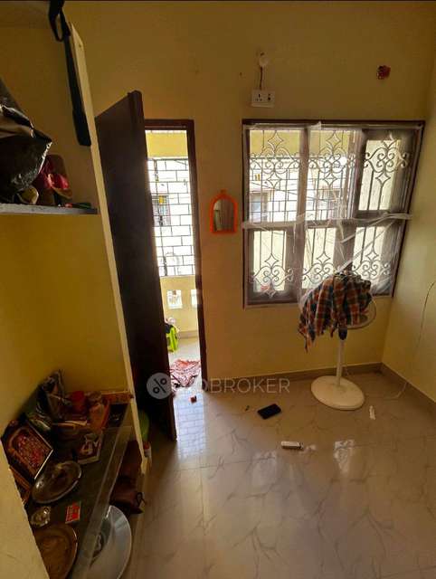 2 BHK Flat In Ishwarya Apartment For Sale  In Nanmangalam