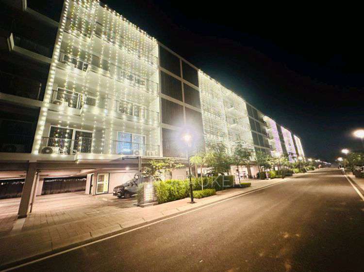 4 BHK Flat In Dlf Garden City Floors For Sale  In Gurgaon