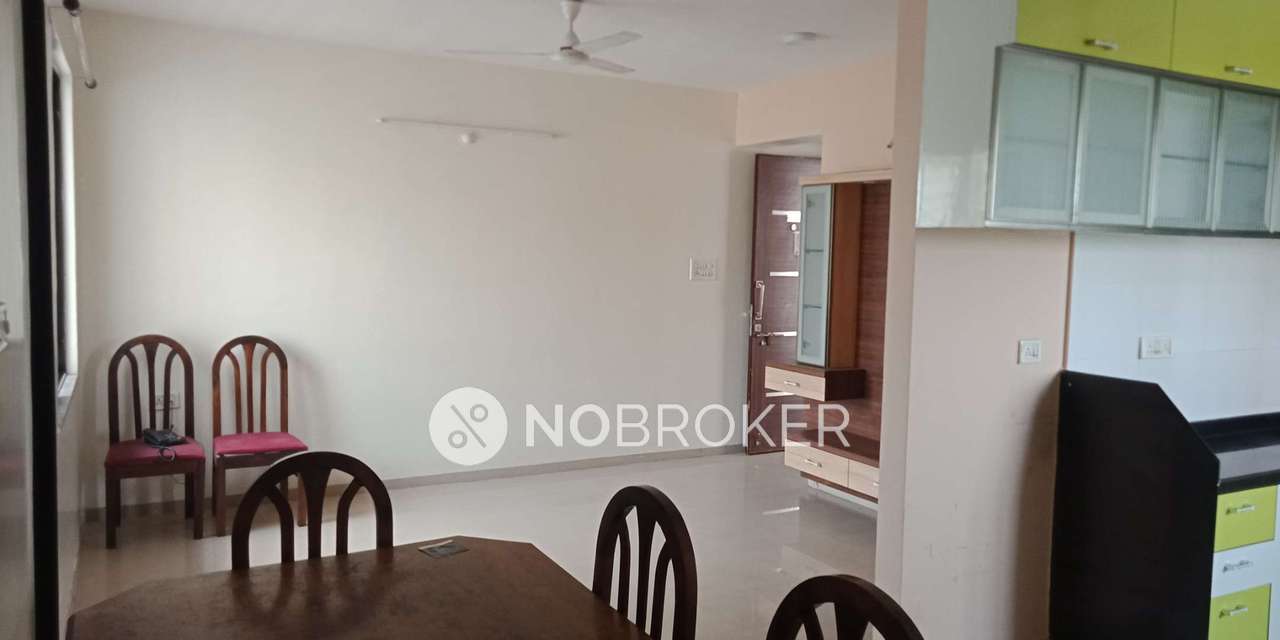 2 BHK Flat In Dreams Elina Building-c Wing Co-op. Housing Society Limited for Rent  In Hadapsar