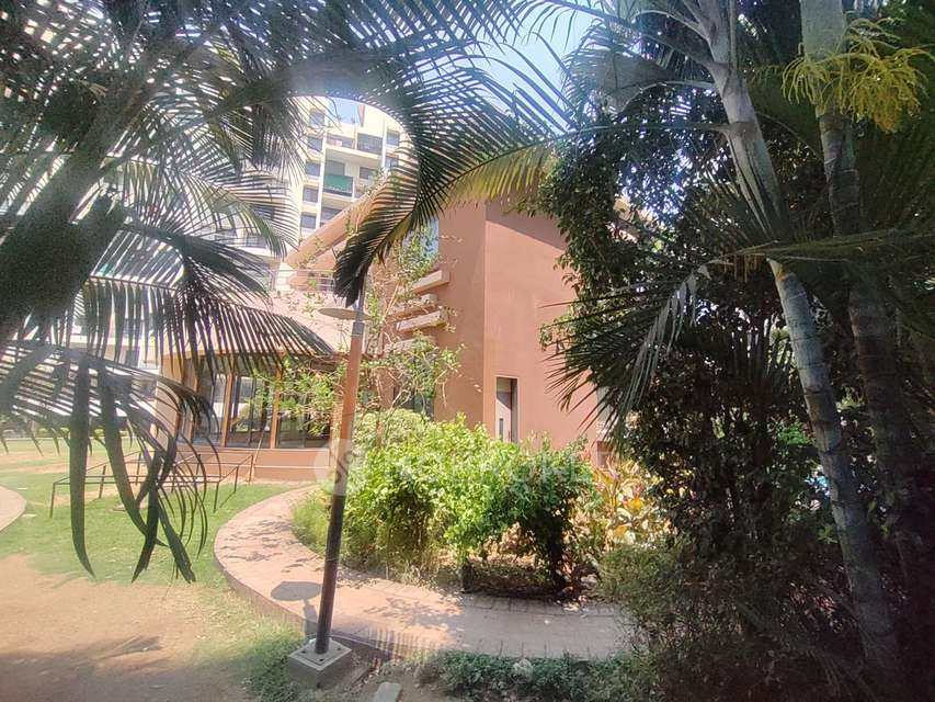 2 BHK Flat In Dreams Elina Building-c Wing Co-op. Housing Society Limited for Rent  In Hadapsar