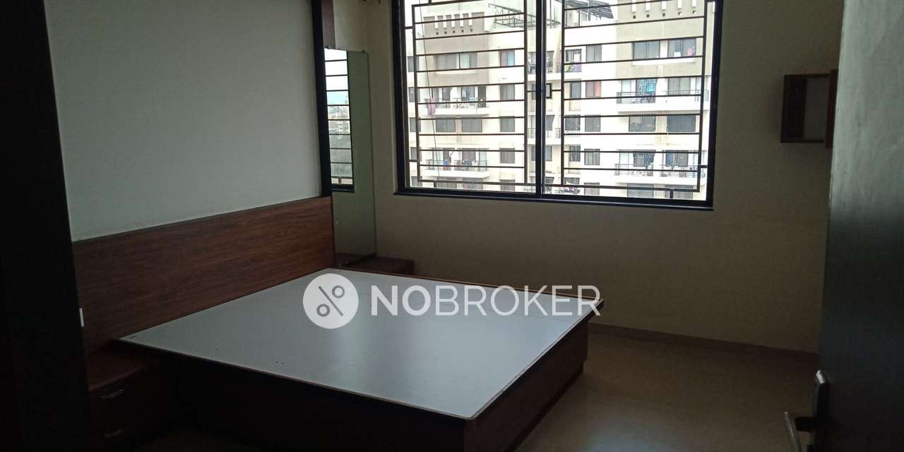 2 BHK Flat In Dreams Elina Building-c Wing Co-op. Housing Society Limited for Rent  In Hadapsar