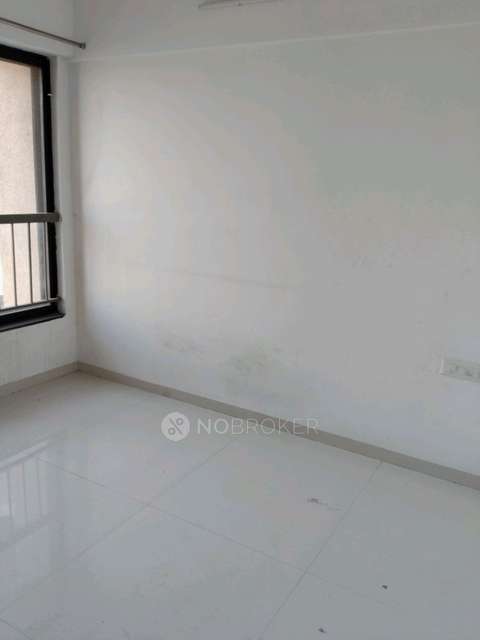 Single Room for Female In 3 BHK  In Pride Kingsburry In Charholi Budruk