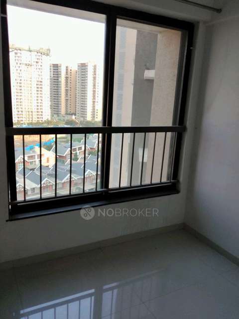 Single Room for Female In 3 BHK  In Pride Kingsburry In Charholi Budruk