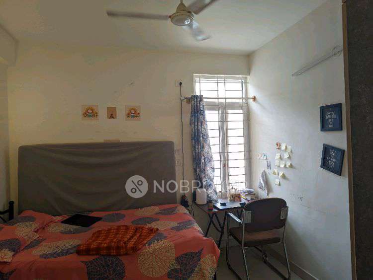 Single Room for Female In 3 BHK  In Vrinda Elite In Kasavanahalli