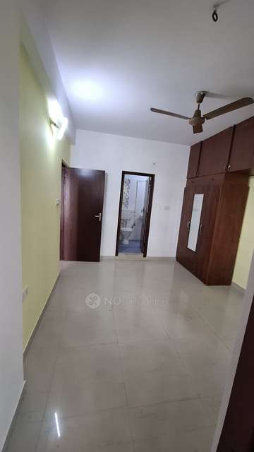 2 BHK Flat In Pavani Oakridge, Munnekollal, Bangalore for Rent  In Munnekollal, 