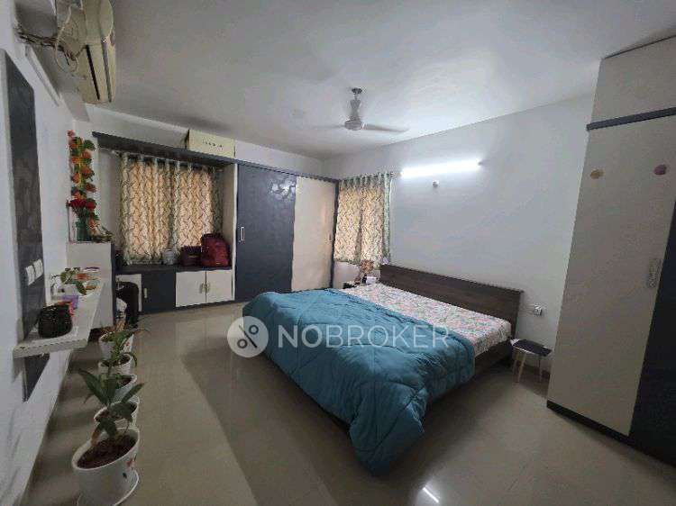 Single Room for Female In 3 BHK  In Aditya Sunshine In Kondapur