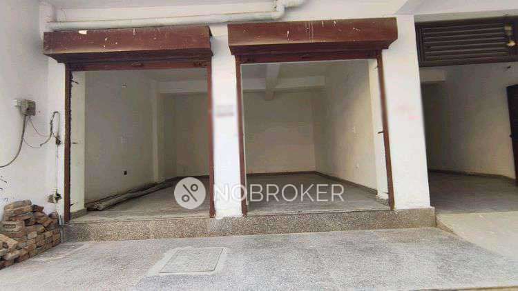 Shop in Ram Ji Apartment, Noida for Rent 