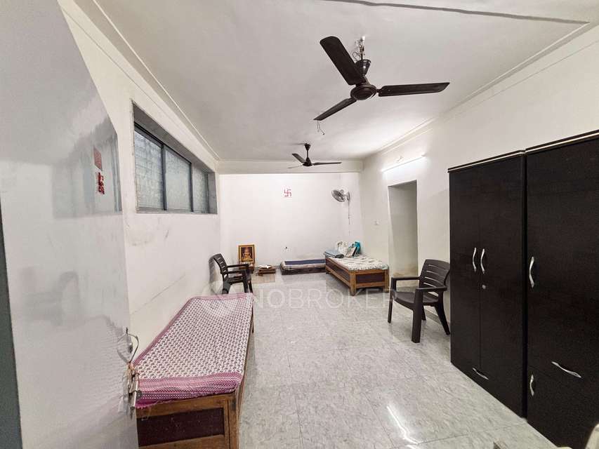 Shared Room for Male In 2 BHK  In Shahunagar, Chinchwad