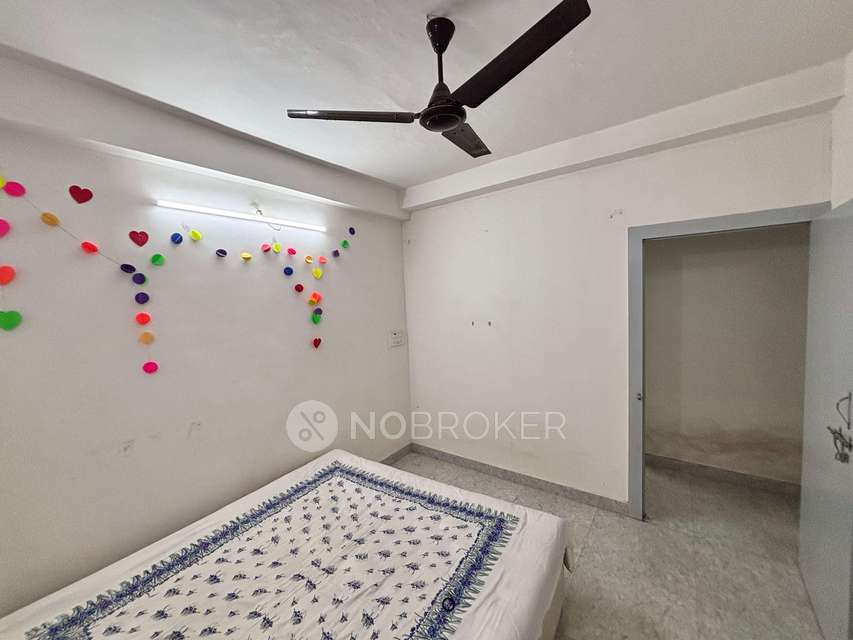 Shared Room for Male In 2 BHK  In Shahunagar, Chinchwad