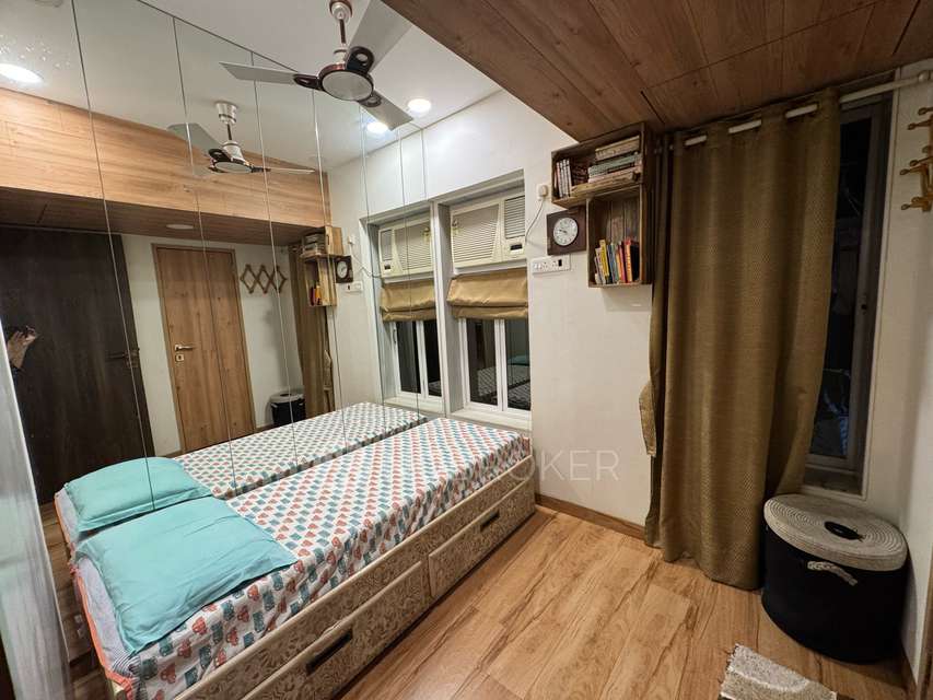 1 BHK Flat In Gulzar Apartment For Sale  In Byculla East