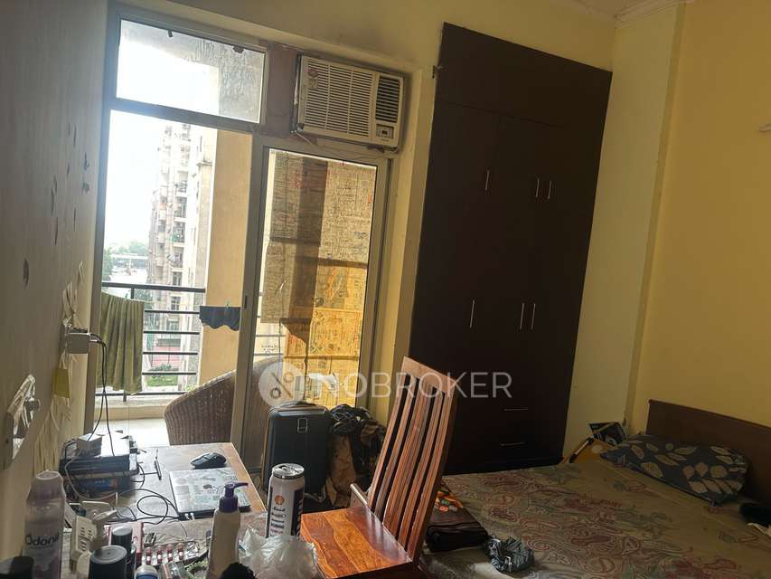 Single Room for Male In 2 BHK  In Assotech Windsor Court, Sector 78 In Assotech Windsor Court