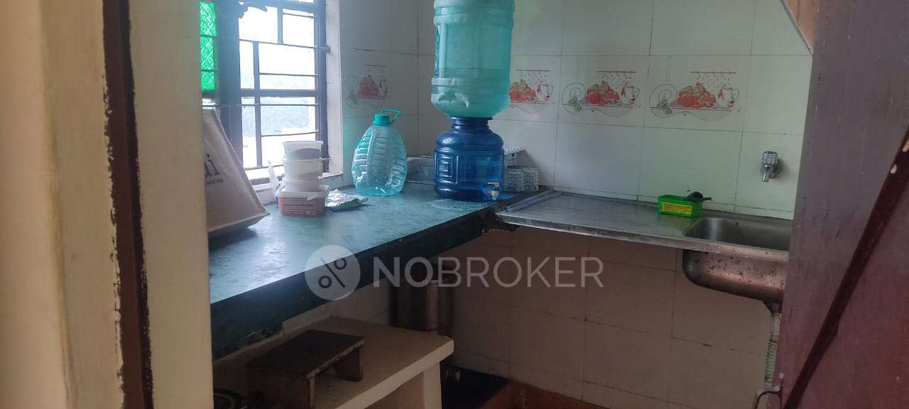 1 RK Flat In Standalone Building  for Rent  In Janakpuri