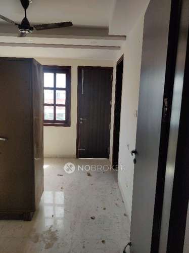 Single Room for Male In 2 BHK  In Sector 19