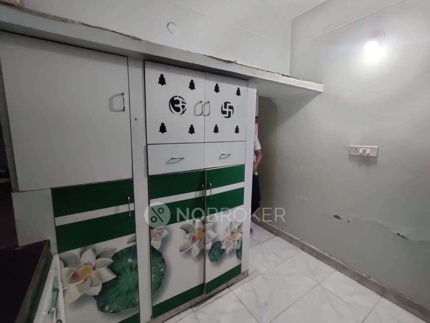 2 BHK Flat In Sri Lakshmi Krishna Paradise For Sale  In Miyapur