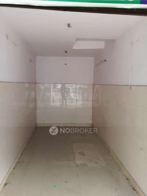 Shop in H3, 180, Delhi for Rent 
