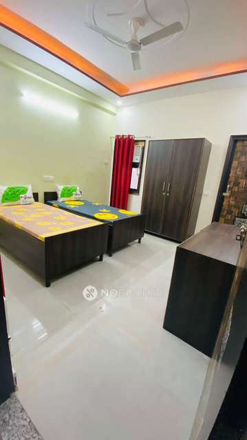 PG for Boys in Sector 125