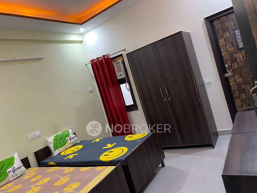 PG for Boys in Sector 125