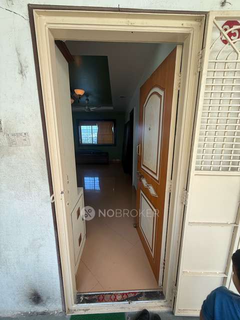 1 BHK Flat In Ganesh Pooja Apartment for Rent  In Sahyadri Hospital, Bibwewadi, Pune