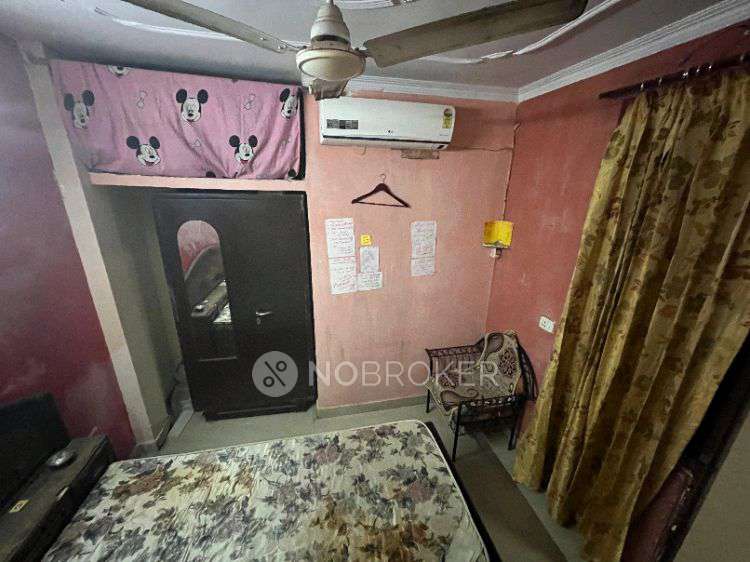 Single Room for Female In 2 BHK  In Niwas Gupta  In Dwarka Mor 