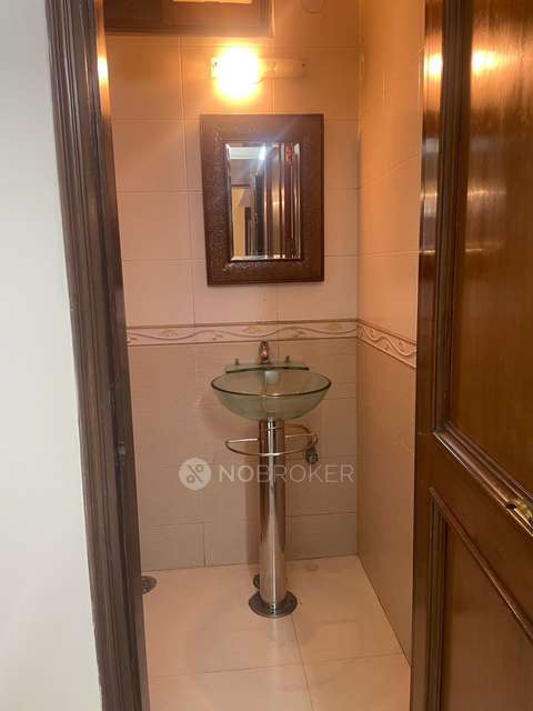 2 BHK Flat In C Block Cr Park, Chittaranjan Park For Sale  In Chittaranjan Park