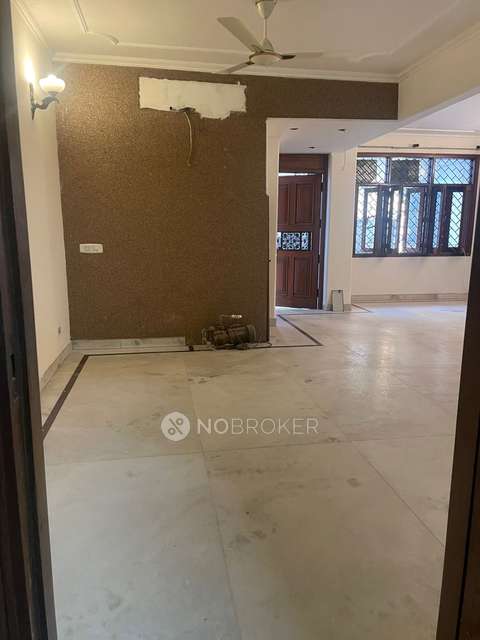 2 BHK Flat In C Block Cr Park, Chittaranjan Park For Sale  In Chittaranjan Park