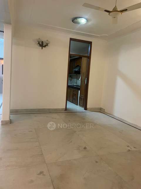 2 BHK Flat In C Block Cr Park, Chittaranjan Park For Sale  In Chittaranjan Park