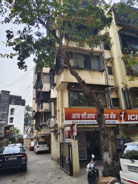 2 BHK Flat In Varsha Building For Sale  In Matunga West, Mumbai, Maharashtra, India