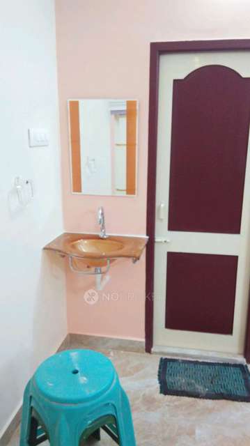 Commercial Property in 4/31, Jalladiampet, Puthu Nagar, Medavakkam, Chennai, Tamil Nadu 600100, India, Chennai for Rent 