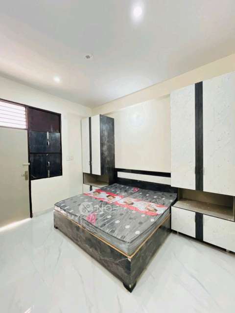 1 RK Flat In Lohmod House for Rent  In Dlf Phase 3