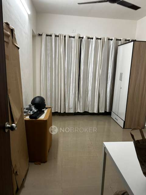Single Room for Female In 2 BHK  In Man Opus In Mira Road East, Mira Bhayandar