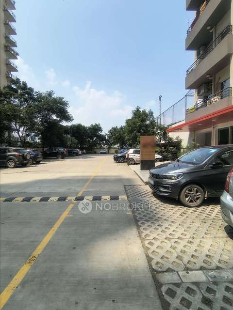 Single Room for Female In 2 BHK  In 11th Avenue In Gaur City 2