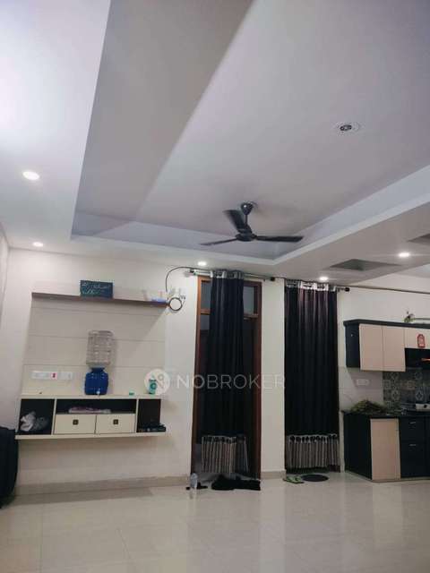 Single Room for Female In 3 BHK  In Defence Enclave In Sector 44
