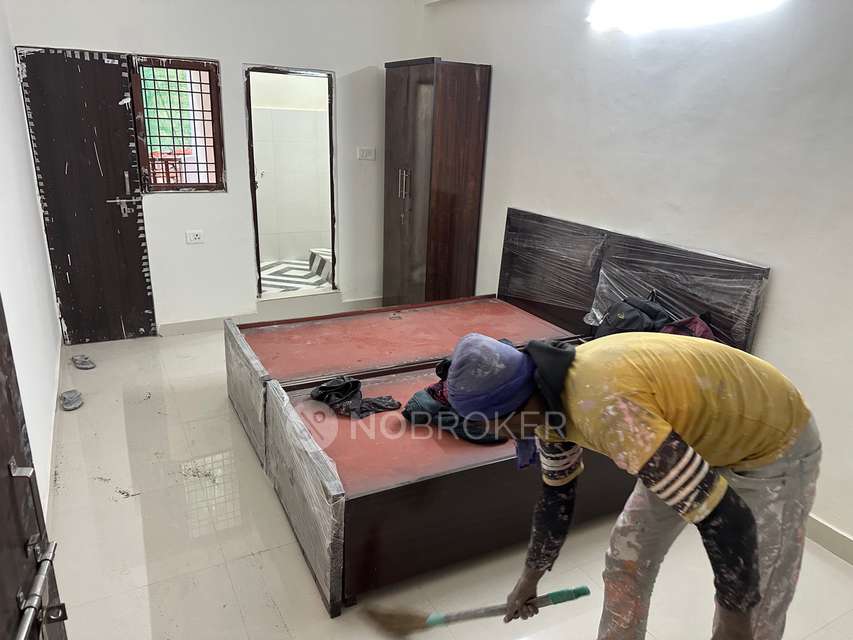 1 RK Flat In Sunshine Pg for Rent  In Sec 21 Police Chowki