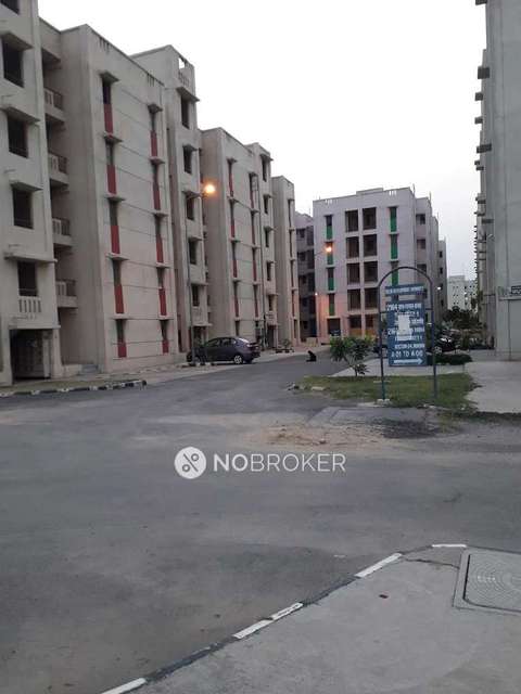 2 BHK Flat In Manokamna Apartment For Sale  In Rohini