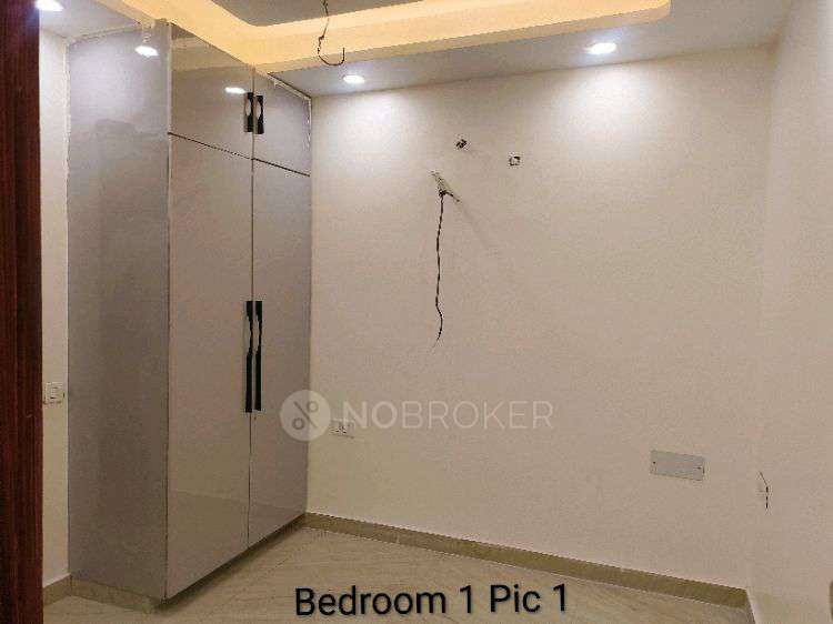 4+ BHK Flat In Independent Builder Floor For Sale  In Rohini Sector 6a Near Ayodhya Chowk