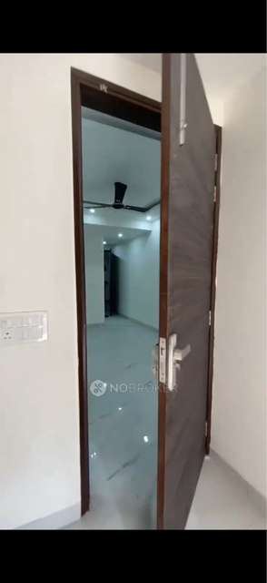 2 BHK Flat In Shanti Apartment for Rent  In Chhatarpur