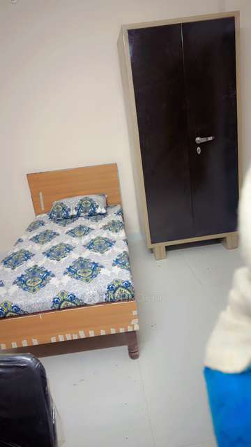 1 RK Flat In Ahlawat Residency  for Rent  In Carterpuri, Sector 23a